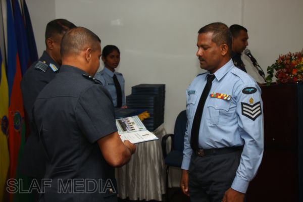 51 වෙනි අධිකාරී නොලත් නිළධාරීන්ගේ කළමණාකරන පාඨමාලාව විසිර යයි