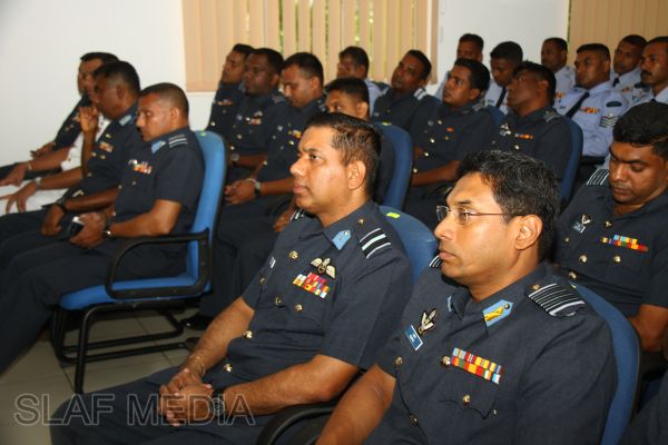 51 වෙනි අධිකාරී නොලත් නිළධාරීන්ගේ කළමණාකරන පාඨමාලාව විසිර යයි