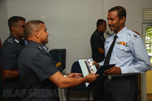 51 වෙනි අධිකාරී නොලත් නිළධාරීන්ගේ කළමණාකරන පාඨමාලාව විසිර යයි