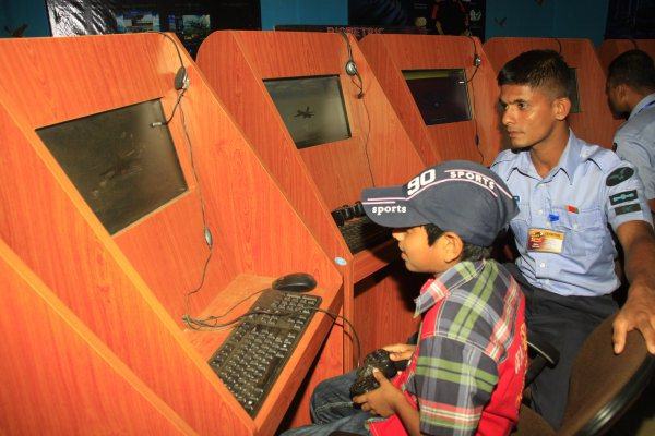 Sri Lanka Air Force 5th best Exhibit at “Dayata Kirula” Exhibition 2014