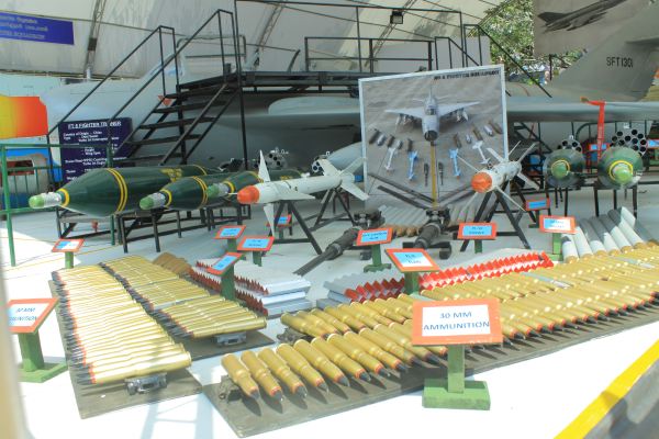Sri Lanka Air Force 5th best Exhibit at “Dayata Kirula” Exhibition 2014