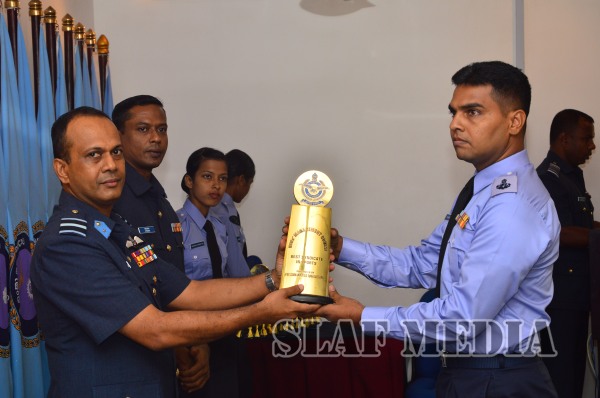 Certificate Awarding Ceremony Of The No 61 Non Commissioned
Officers’ Management Course
