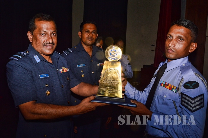 The Certificate Awarding Ceremony of the No. 65th NCOs’ management course