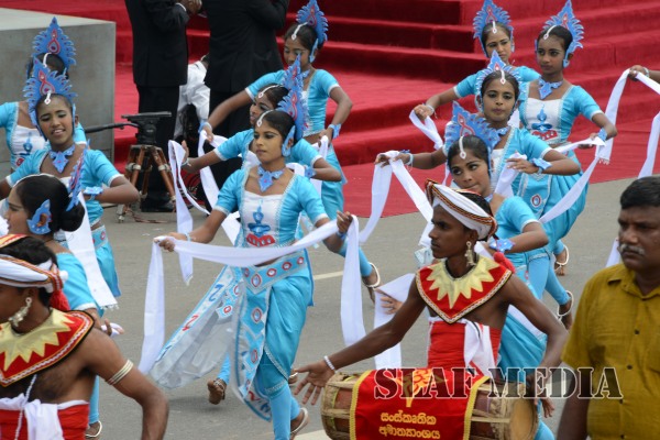 Sri Lanka Air Force Joins in the 67th Independence Day Celebrations at Sri Jayawardenapura Parliament grounds