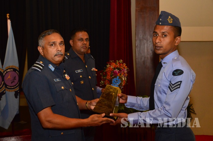 Certificate Awarding Ceremony of the No. 68th NCOs' Management Course