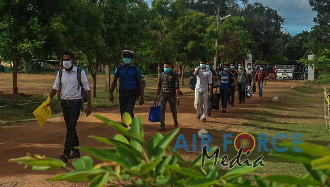 70 Naval Personnel Leave SLAF Quarantine Centre Iranamadu