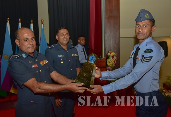 Certificate Awarding Ceremony of No. 05 English and No. 76 Sinhala Mediums NCOs’ Management Courses
