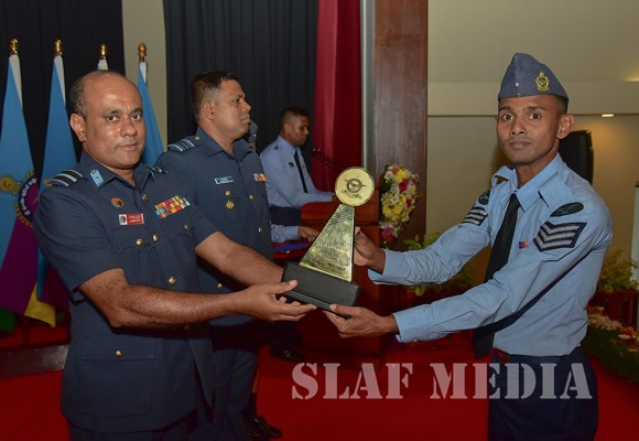 Certificate Awarding Ceremony of No. 05 English and No. 76 Sinhala Mediums NCOs’ Management Courses