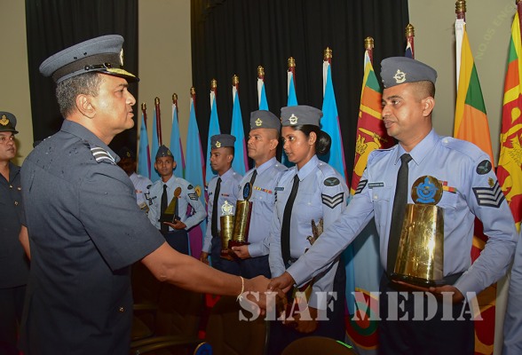 Certificate Awarding Ceremony of No. 05 English and No. 76 Sinhala Mediums NCOs’ Management Courses