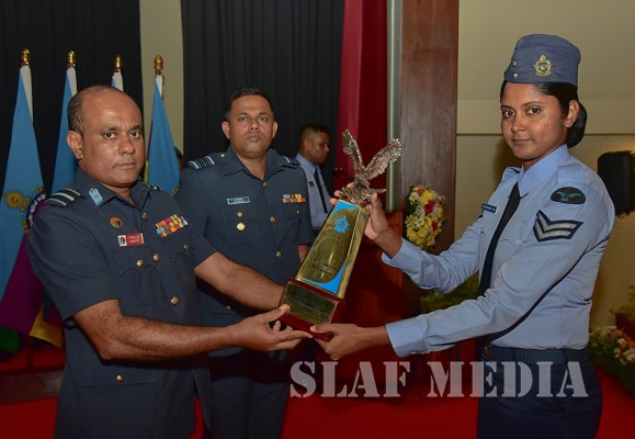 Certificate Awarding Ceremony of No. 05 English and No. 76 Sinhala Mediums NCOs’ Management Courses