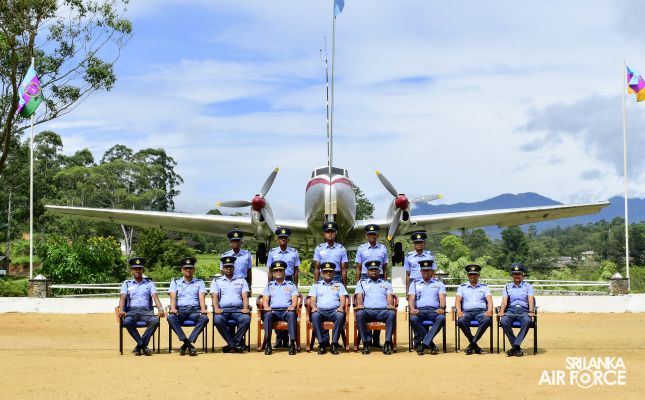 THE COMMISSIONING OF THE NO 77 DIRECT ENTRY STUDENTS
OFFICERS COURSE