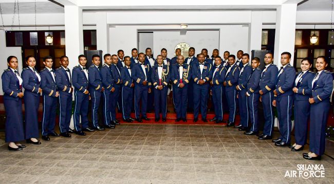 THE COMMISSIONING OF THE NO 77 DIRECT ENTRY STUDENTS
OFFICERS COURSE