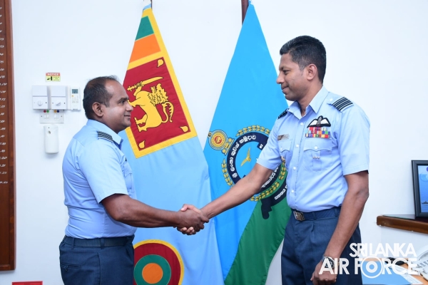 CHANGE OF
COMMAND AT NO. 7 HELICOPTER SQUADRON, SLAF BASE HINGURAKGODA