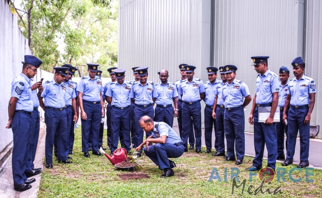 NO 8
SQUADRON CELEBRATES SILVER JUBILEE