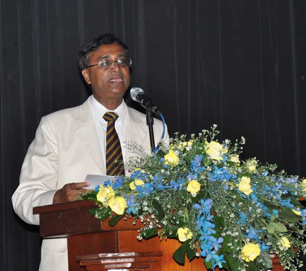Air_Marshal_Harsha_Abeywickrama_at_Royal_College
