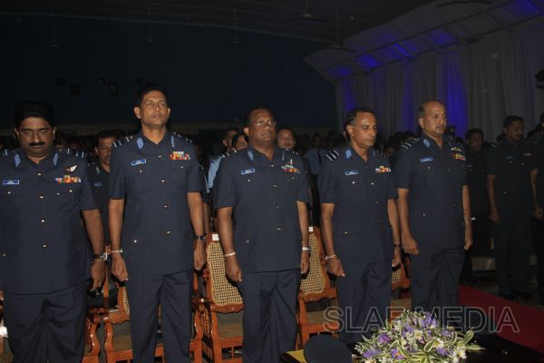 2011 වසරේ විශිෂ්ඨතම ගුවන් භටයින් වෙනුවෙන් සම්මාන ප්රධානය කිරීම