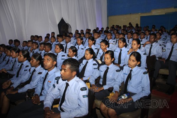 2011 වසරේ විශිෂ්ඨතම ගුවන් භටයින් වෙනුවෙන් සම්මාන ප්රධානය කිරීම