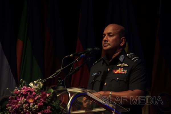2011 වසරේ විශිෂ්ඨතම ගුවන් භටයින් වෙනුවෙන් සම්මාන ප්රධානය කිරීම