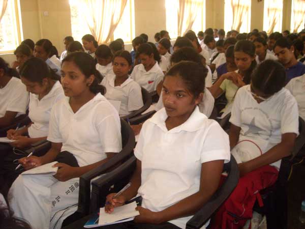 பல்கலைக்கழக மாணவர்களுக்கான தலைமைத்துவ பயிற்ச்சி.