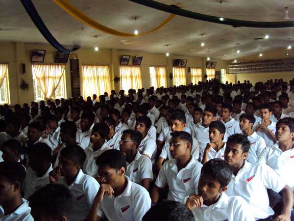 பல்கலைக்கழக மாணவர்களுக்கான தலைமைத்துவ பயிற்ச்சி.