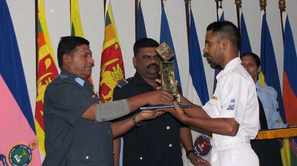 A Brighter Future for the Morawewa Community 41 වෙනි අධිකාරී නොලත් නිළධාරීන්ගේ කළමනාකරණ පාඨමාලාව විසිර යයි