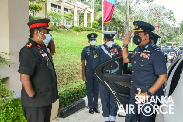COMMANDER OF THE AIR FORCE ADDRESSES THE DSCSC