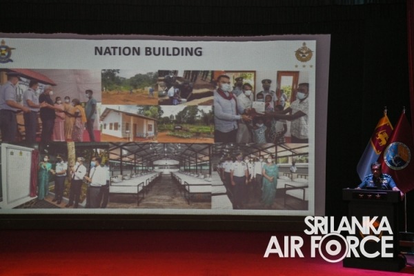 COMMANDER OF THE AIR FORCE ADDRESSES THE DSCSC