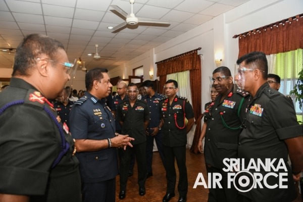 COMMANDER OF THE AIR FORCE ADDRESSES THE DSCSC