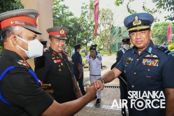 COMMANDER OF THE AIR FORCE ADDRESSES THE DSCSC