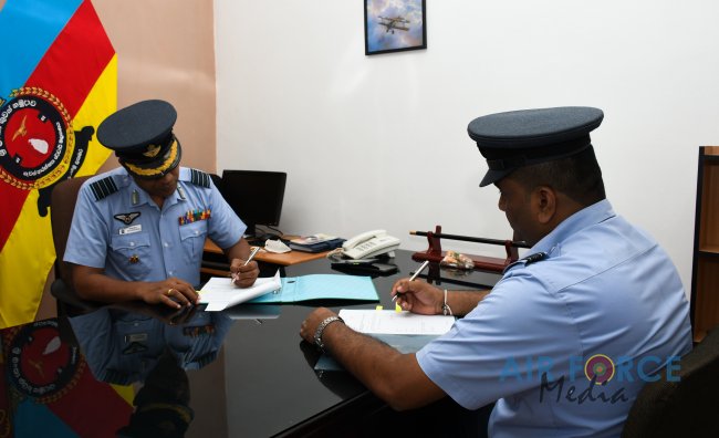 CHANGE OF COMMAND AT NO 01 AIR DEFENCE RADAR SQUADRON AT KATUNAYAKE