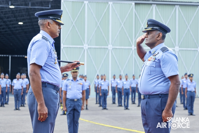 CHANGE OF COMMAND Aircraft Engineering Wing