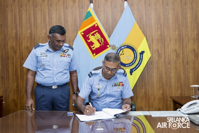CHANGE OF COMMAND Aircraft Engineering Wing