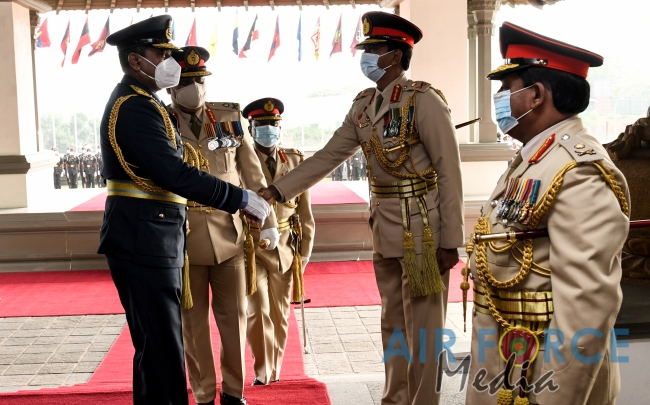 Commander makes a farewell call on the Acting CDS and Commander of the Army