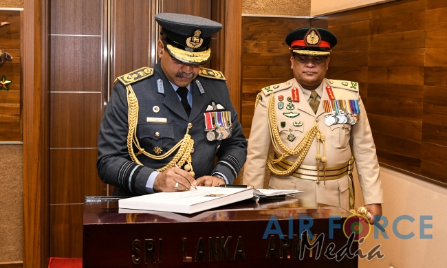 Commander makes a farewell call on the Acting CDS and Commander of the Army