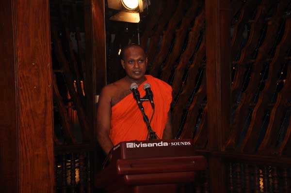 Air Force Commander switches on lights at the Gangarama Vesak Kalapaya