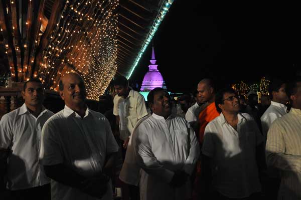 Air Force Commander switches on lights at the Gangarama Vesak Kalapaya