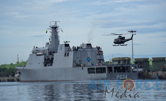 SLAF conducts Helicopter Deck Landing Exercise with SL Navy Ship ‘Sindurala’