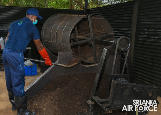 SRI LANKA AIR FORCE COMMENCES PRODUCTION OF ORGANIC FERTILIZER
