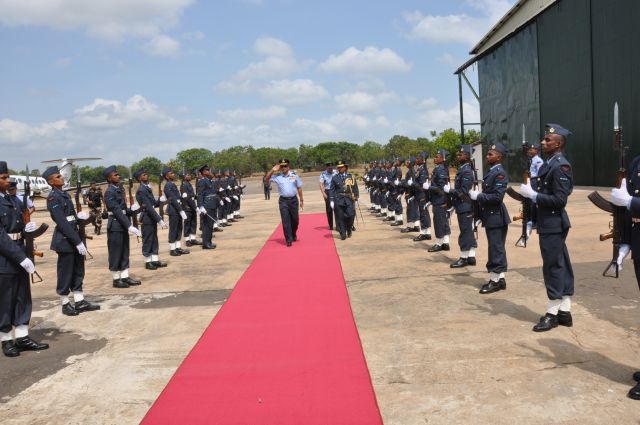 ගුවන් හමුදාපතිතුමන් අනුරාධපුර කඳවුරේ වාර්ෂික පරීක්ෂනය සිදුකරයි