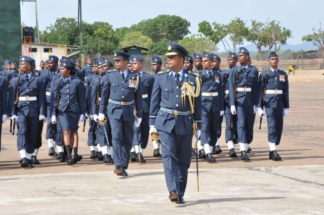 ගුවන් හමුදාපතිතුමන් අනුරාධපුර කඳවුරේ වාර්ෂික පරීක්ෂනය සිදුකරයි