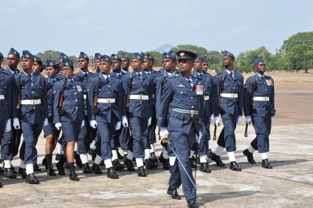 ගුවන් හමුදාපතිතුමන් අනුරාධපුර කඳවුරේ වාර්ෂික පරීක්ෂනය සිදුකරයි