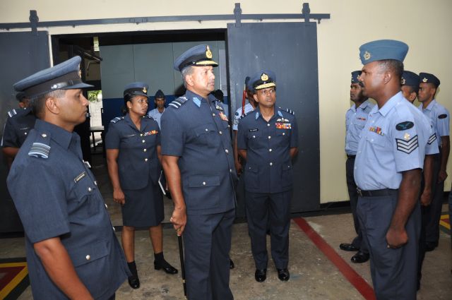 ගුවන් හමුදාපතිතුමන් අනුරාධපුර කඳවුරේ වාර්ෂික පරීක්ෂනය සිදුකරයි