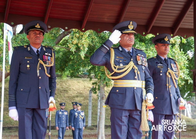COMMANDER'S
INSPECTION OF SLAF BASE ANURADHAPURA