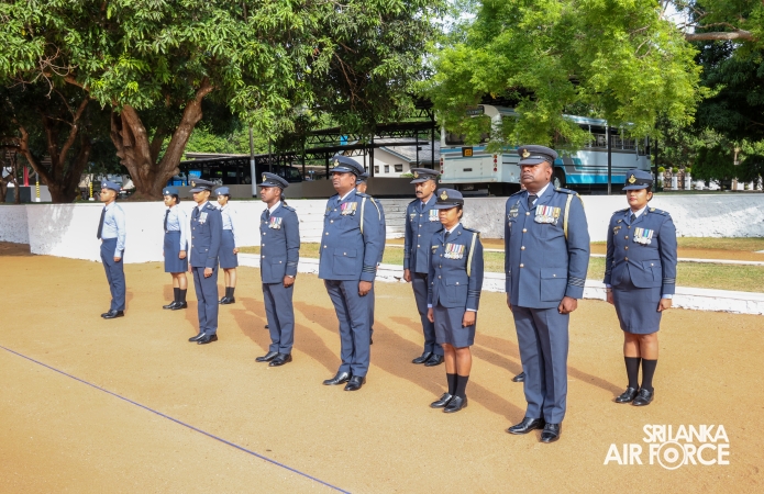 COMMANDER'S
INSPECTION OF SLAF BASE ANURADHAPURA
