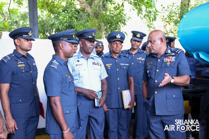 COMMANDER'S
INSPECTION OF SLAF BASE ANURADHAPURA