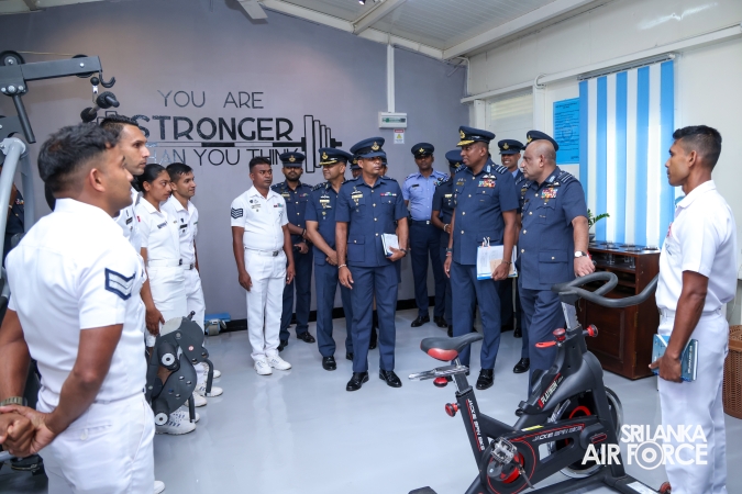 COMMANDER'S
INSPECTION OF SLAF BASE ANURADHAPURA