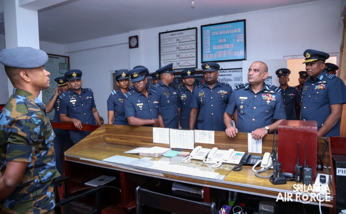 COMMANDER'S
INSPECTION OF SLAF BASE ANURADHAPURA
