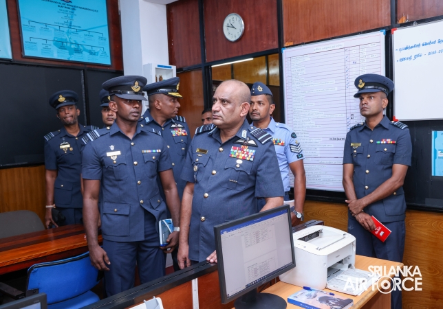 COMMANDER'S
INSPECTION OF SLAF BASE ANURADHAPURA