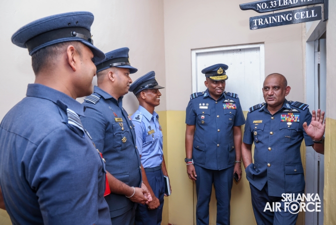 COMMANDER'S
INSPECTION OF SLAF BASE ANURADHAPURA