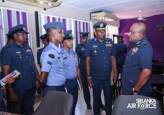 COMMANDER'S
INSPECTION OF SLAF BASE ANURADHAPURA